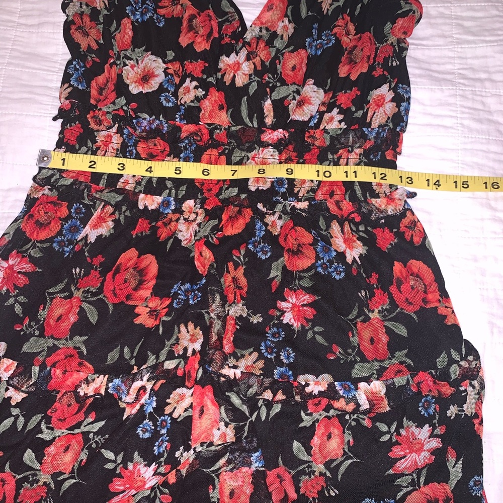🌹CITY VIBE🌹NWT!FLORAL RUFFLE DRESS.BEAUTIFUL AND SASSY!!! - Picture 10 of 11